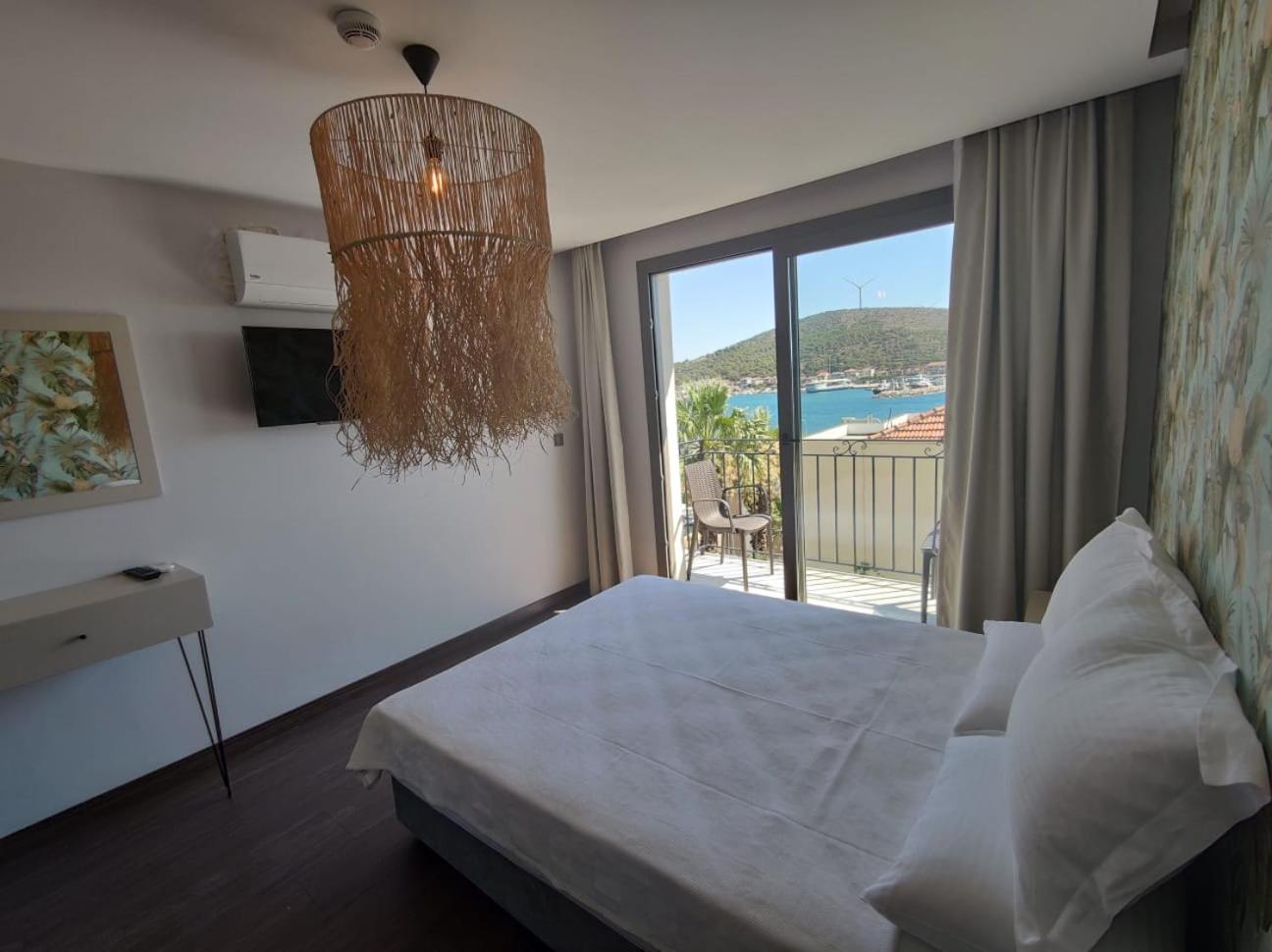 Eva Otel Cesme 12/30