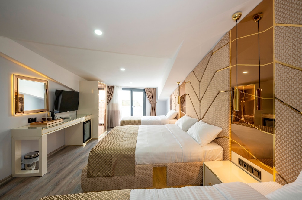 Luxury Airport Hotel 18/48