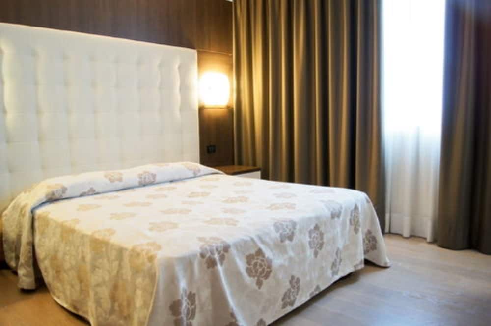 Hotel Victoria 35/68