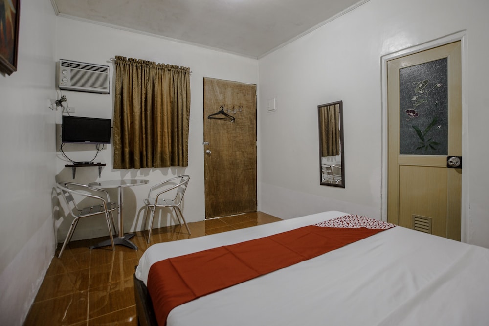 OYO 741 Sierra Travellers Inn 19/43