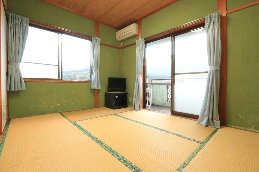 Minshuku Miyanourasou 4/32