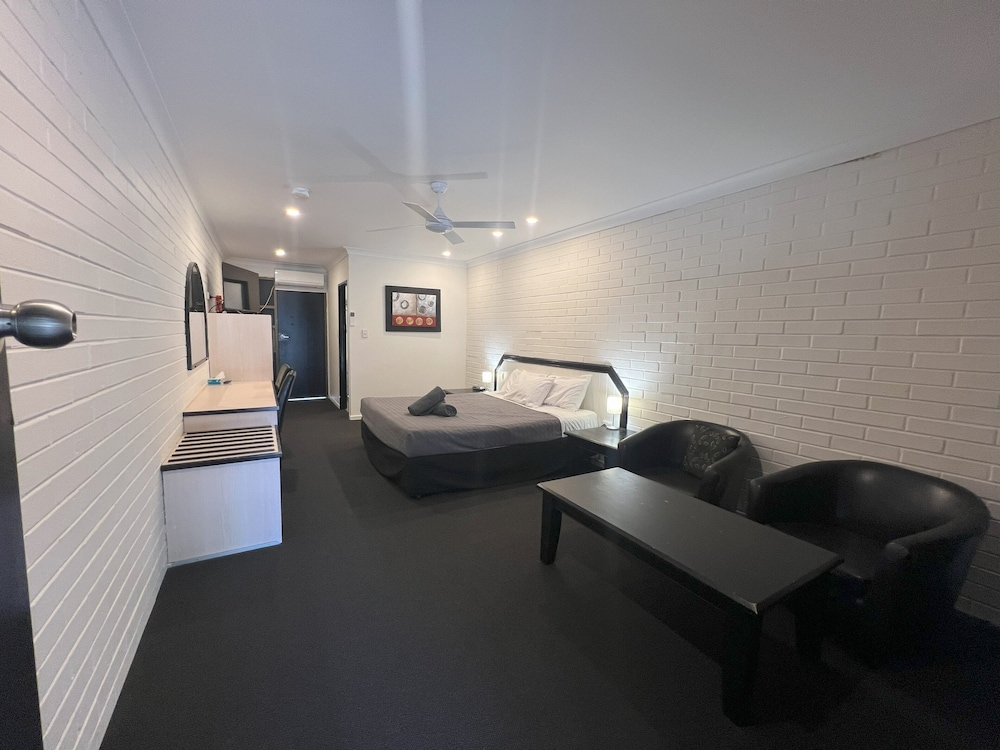 Albert Park Motor Inn 35/63