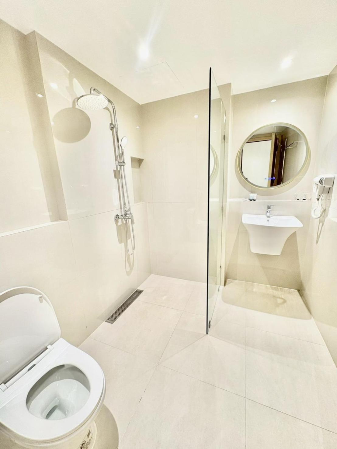 ABC QQ Hotel 34/38
