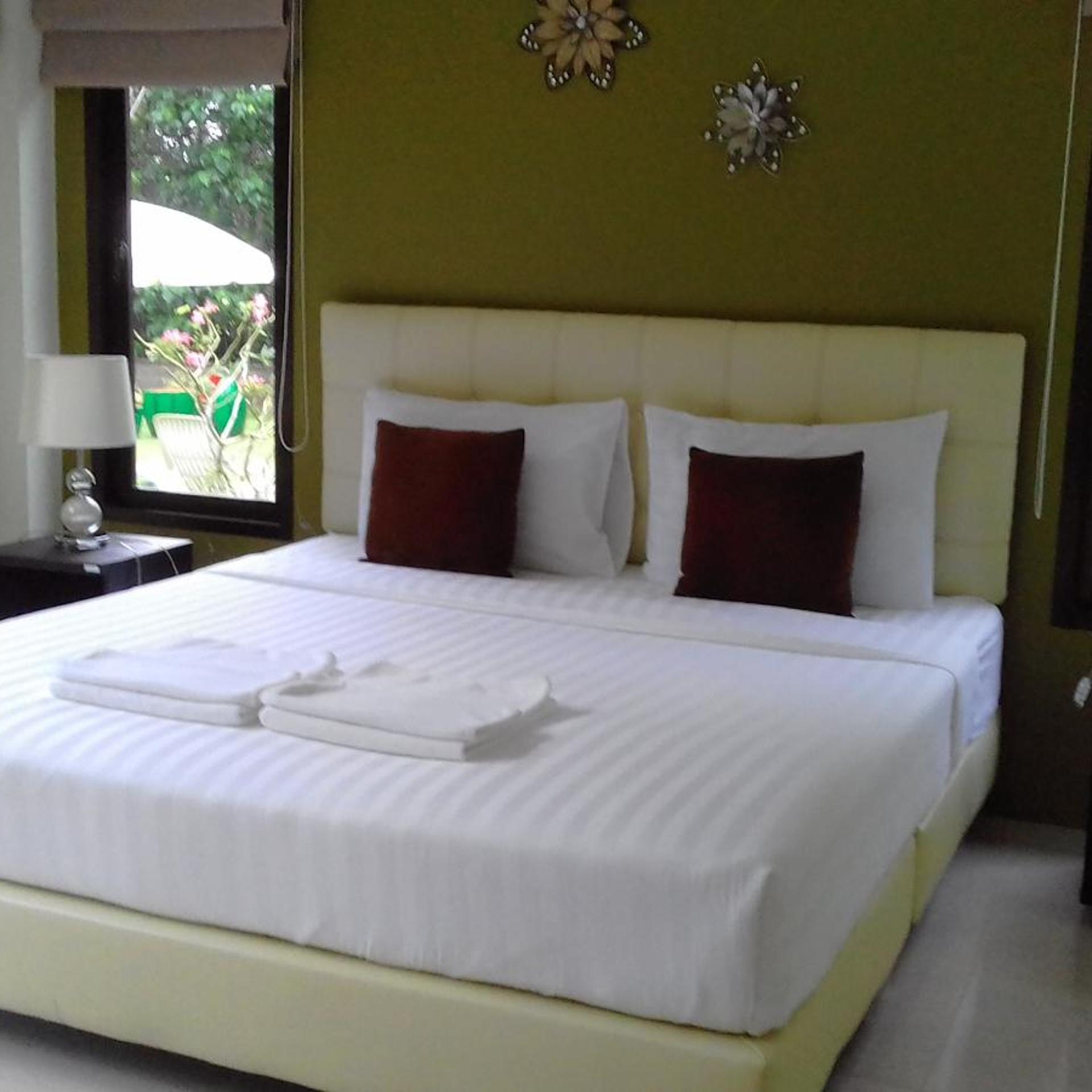 Phuket Sirinapha Resort 11/50