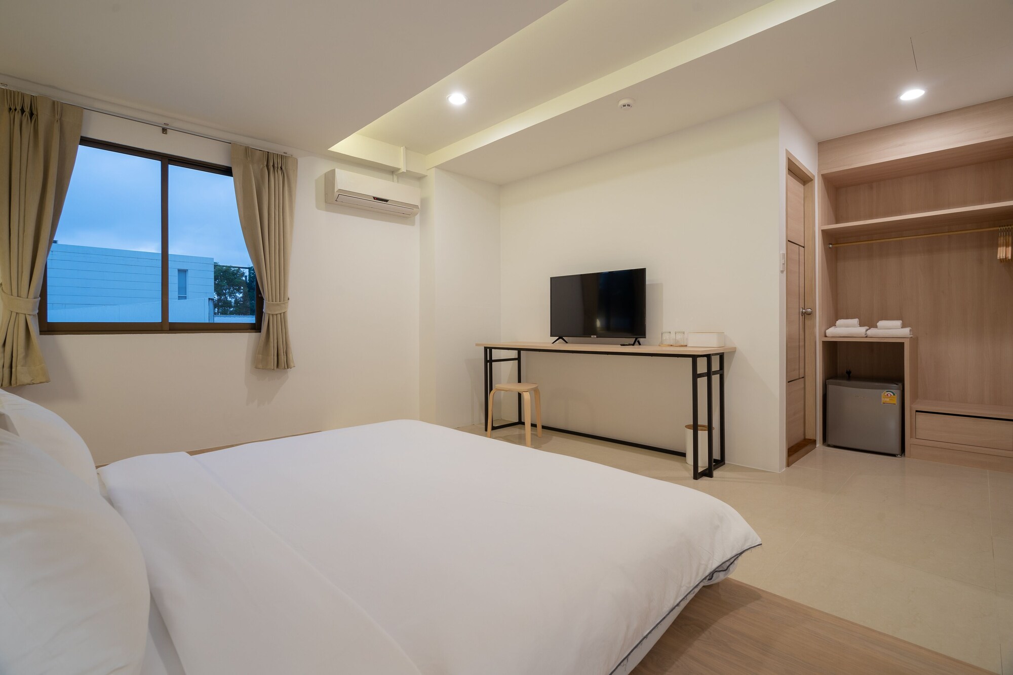 SUPERIOR, DOUBLE BED