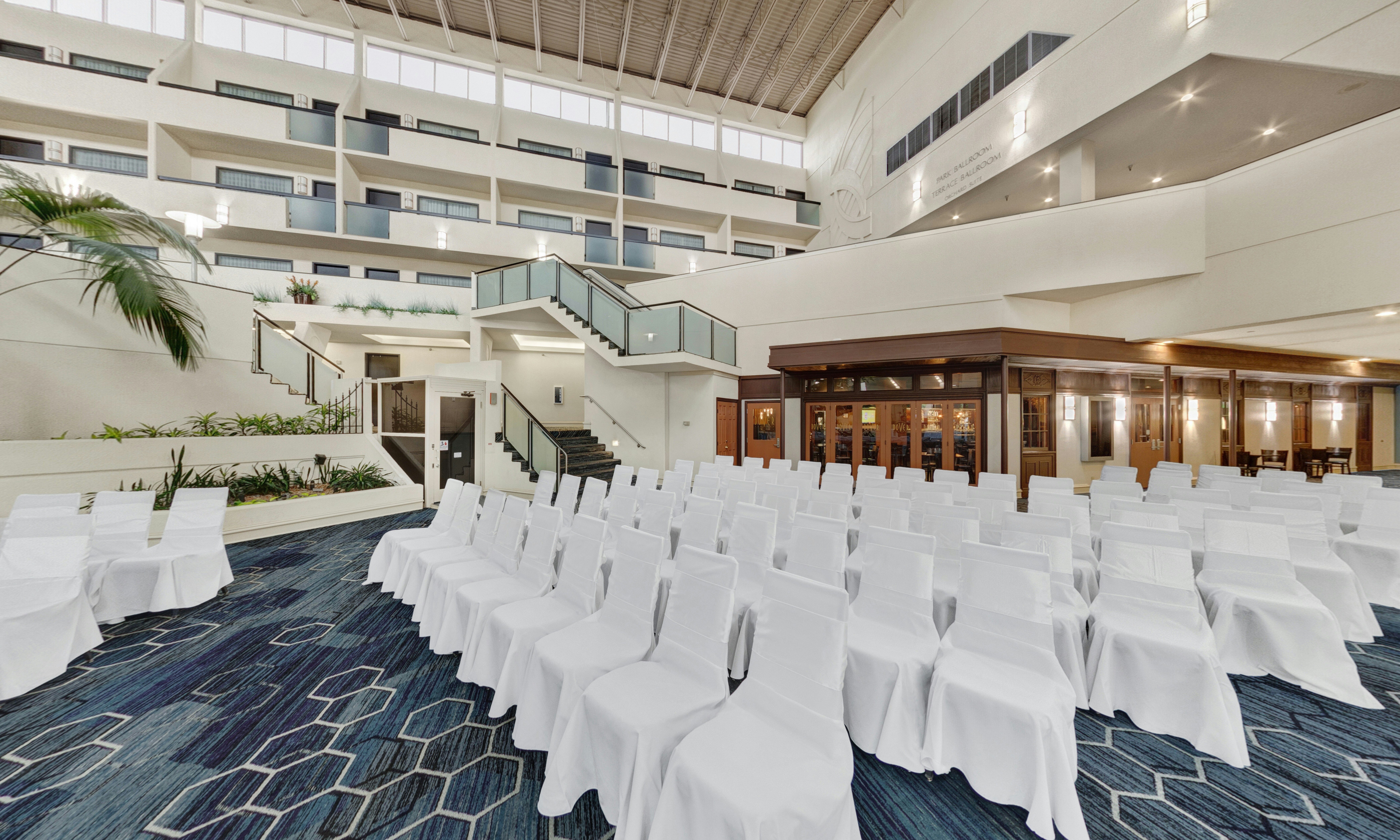 Doubletree Hotel Minneapolis Park Place 16/39