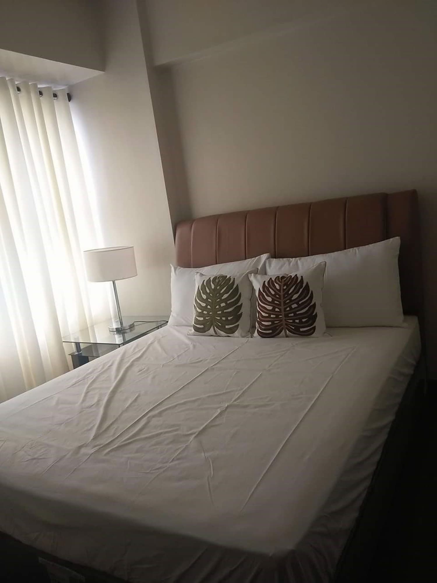 2 BEDROOMS