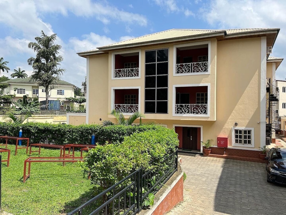 Dwell Apartments 17/27