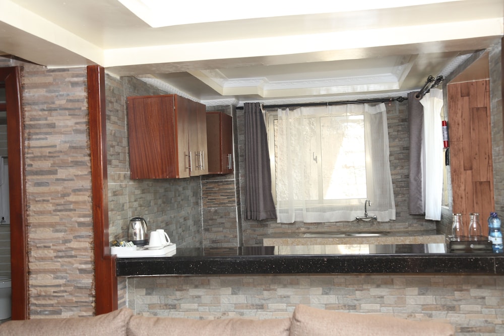 Nokras Riverine Hotel & Spa 32/34