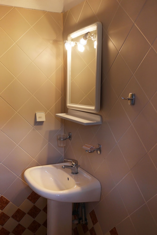 Areti Aparthotel 37/75