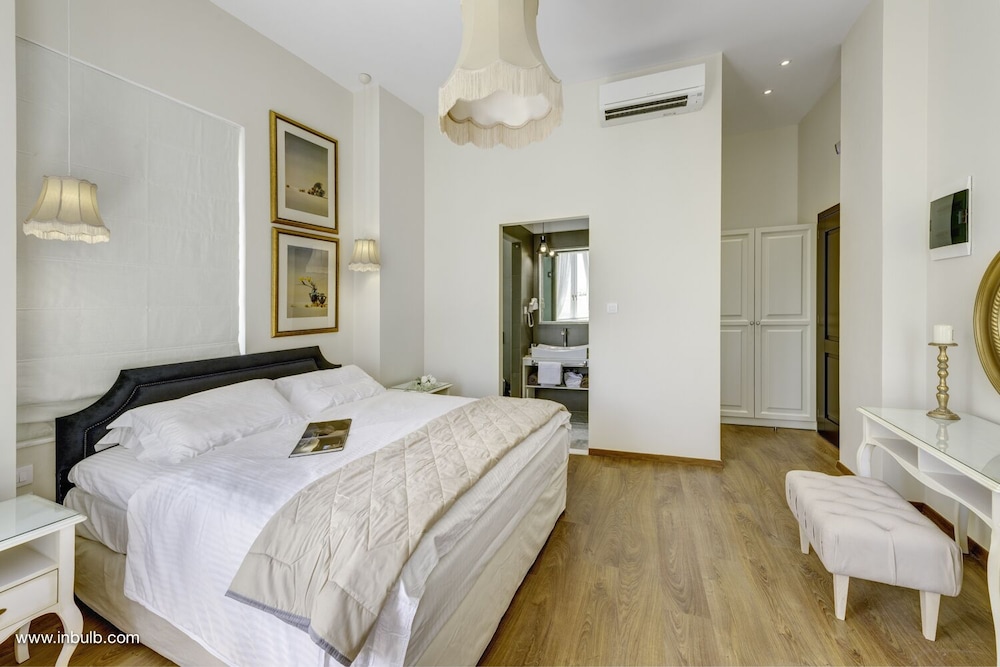 1844 Suites 16/61