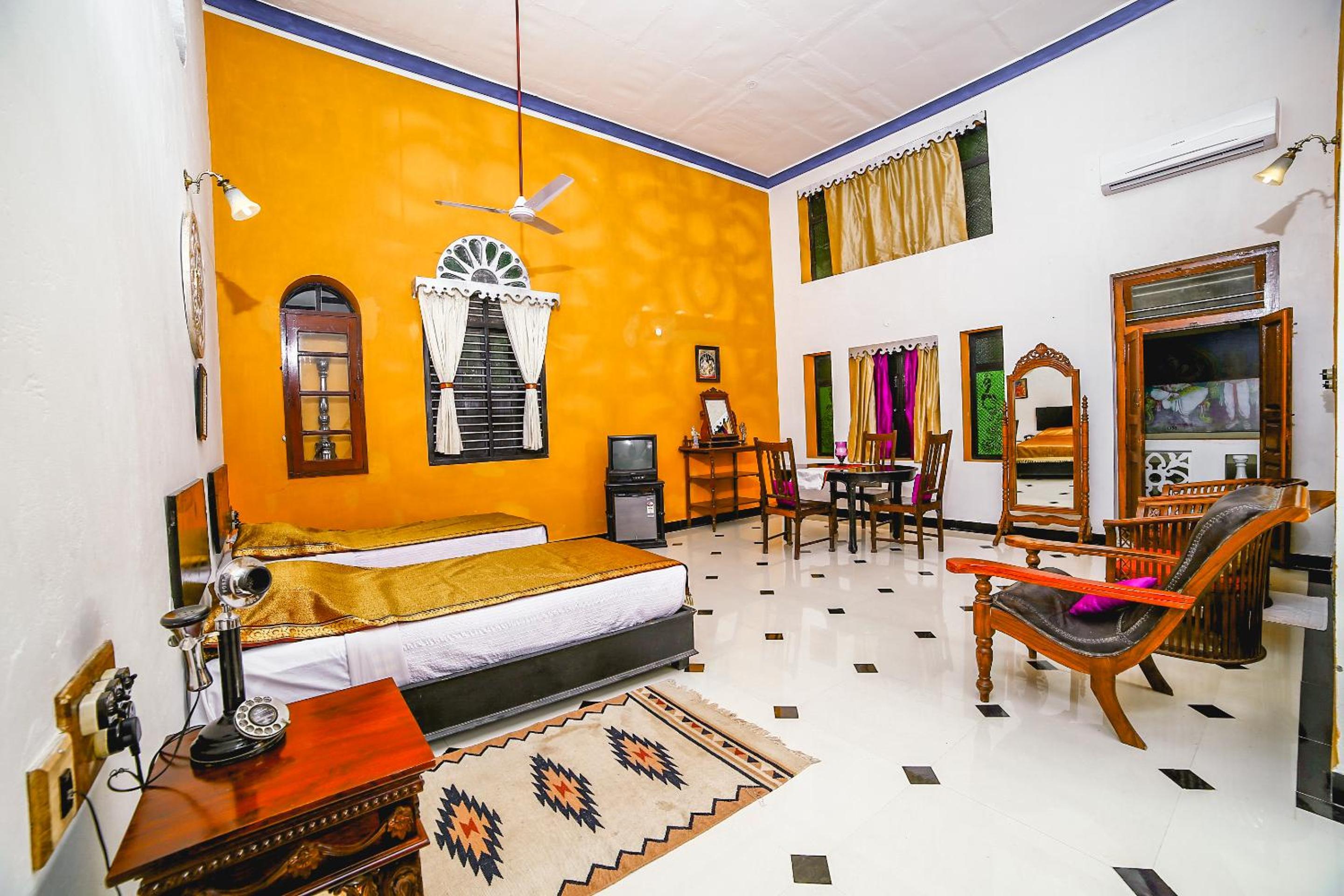 Royal, Palace, Suite, King Bed