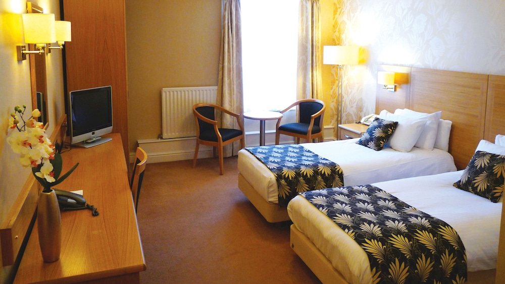 Weetwood Hall 23/64