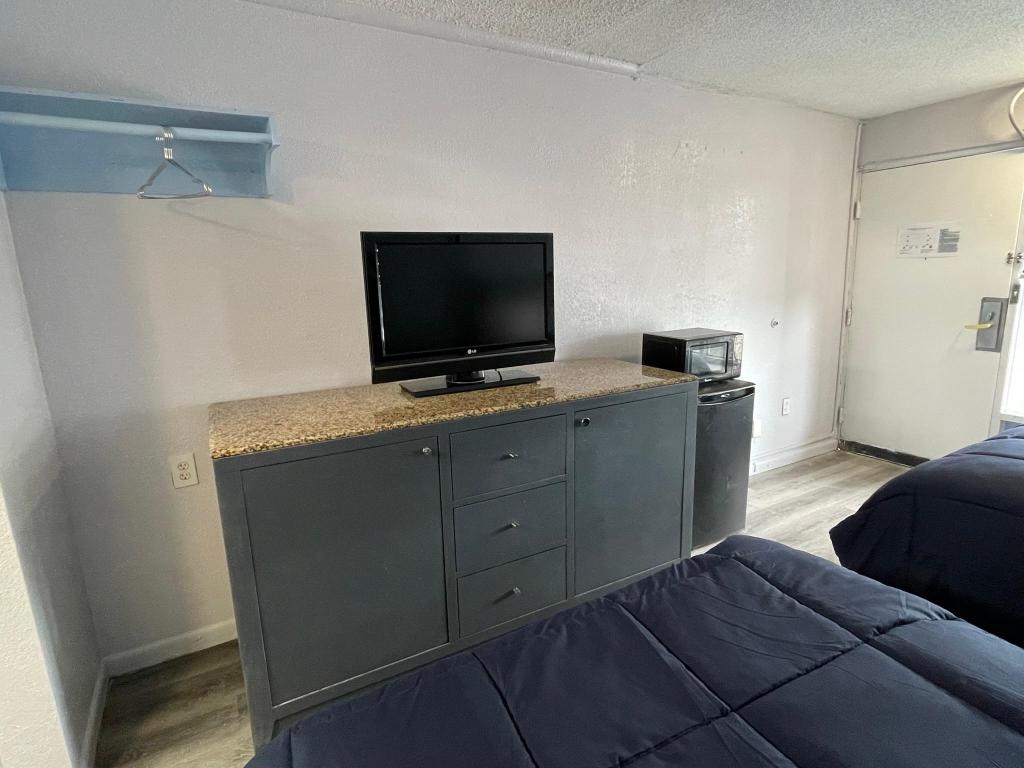 Budgetel Inn and Suites 14/20