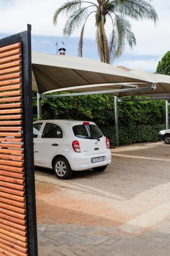 The Royal Bryanston 23/33