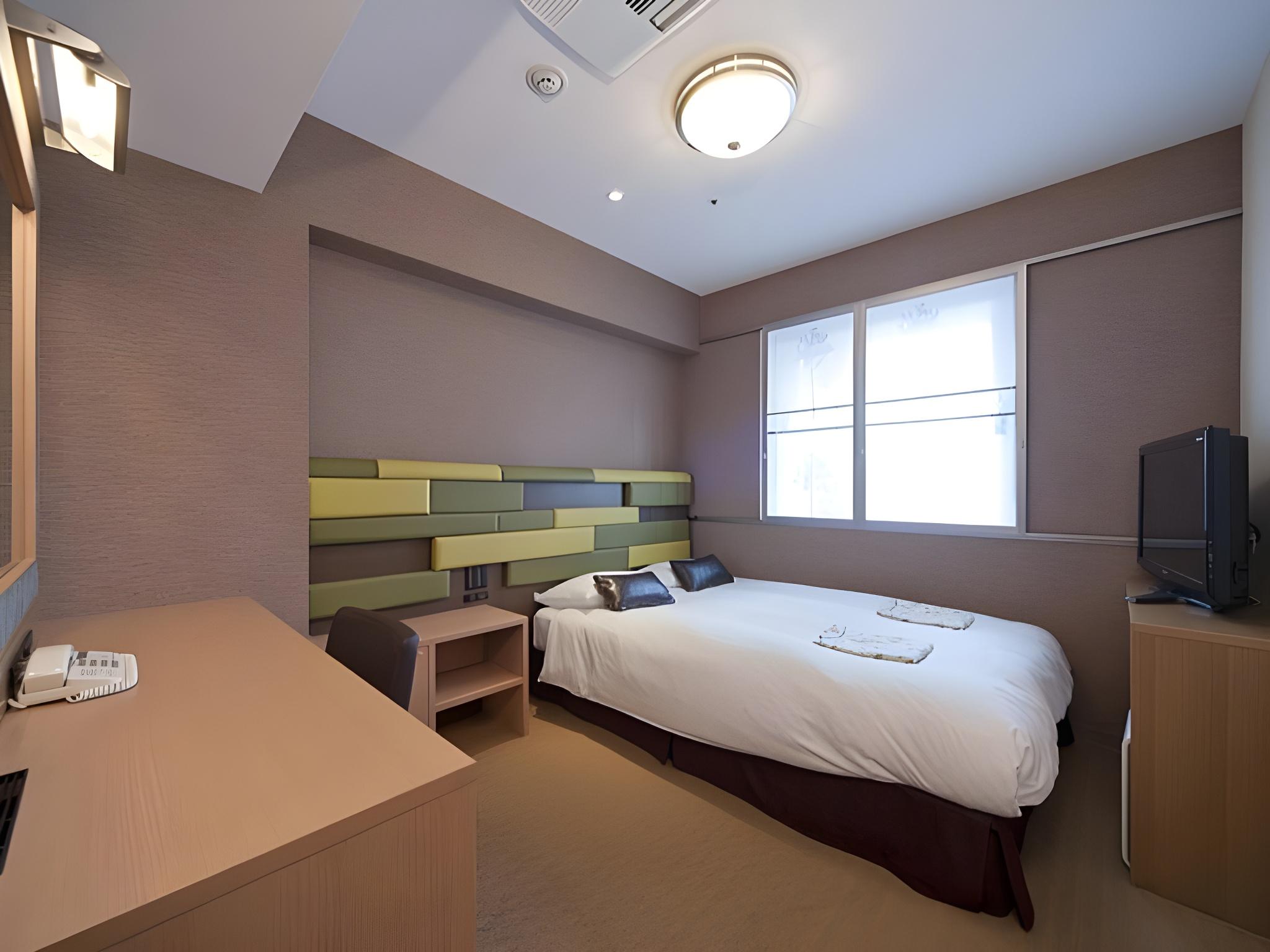 Semi Room, King Bed