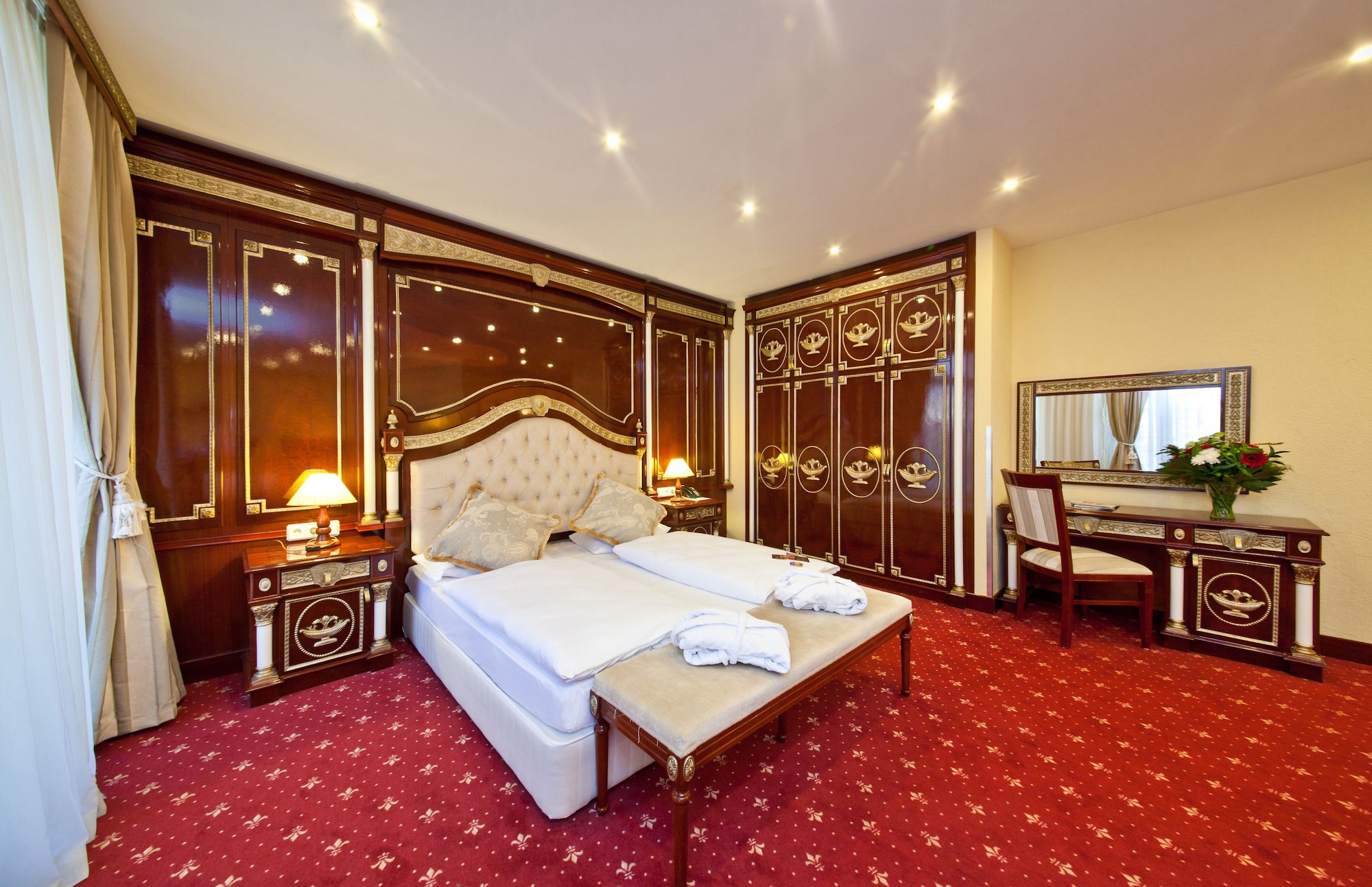 EXCLUSIVE, STUDIO, KING BED