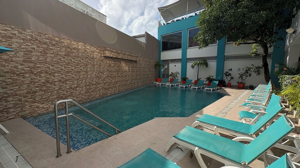 Portobelo Plaza de las Americas 65/66