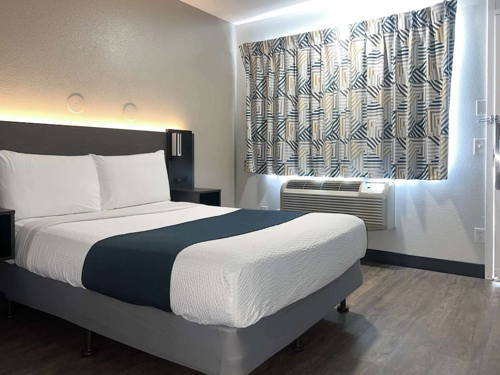 Motel6 Tulare, CA 17/60