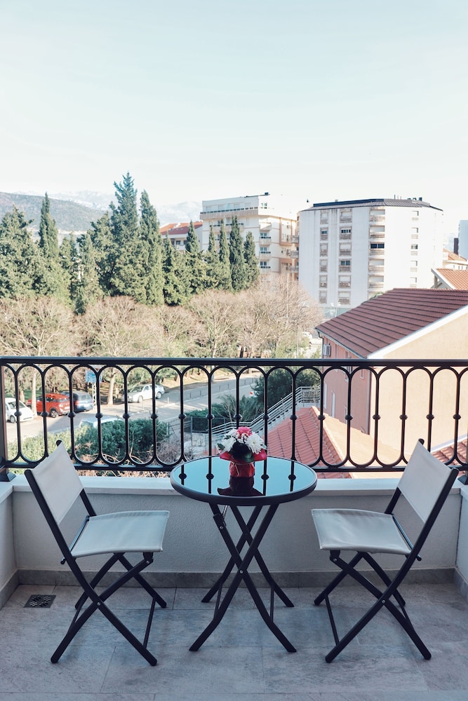 Villa Grazia 60/62