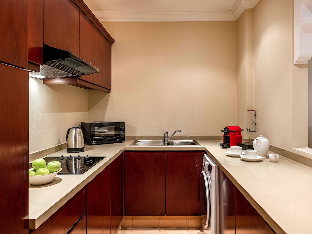 Mercure Grand Hotel Seef - All Suites 65/67