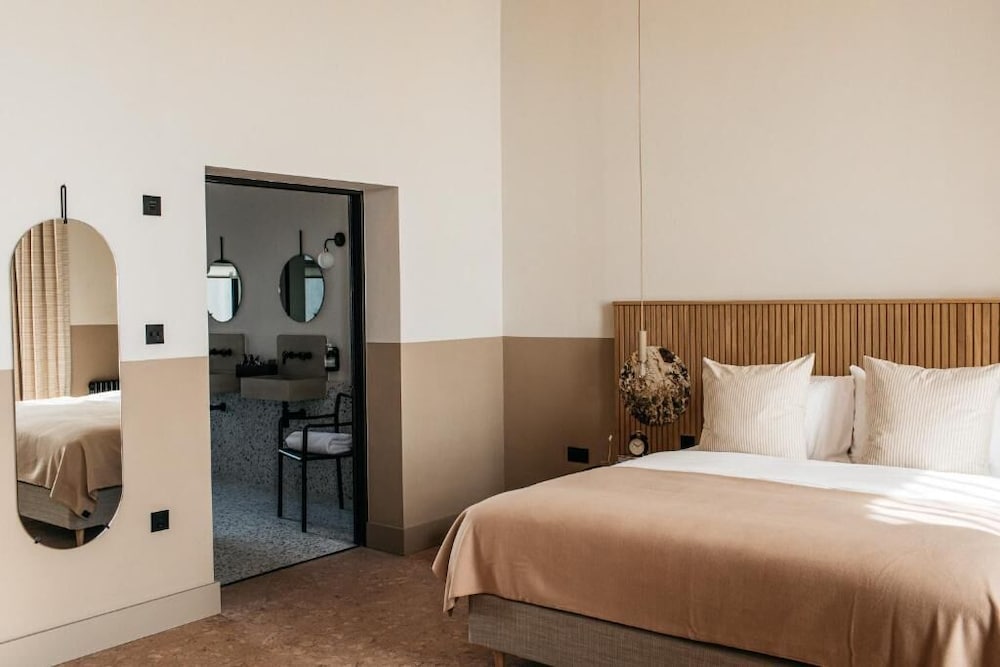 Port Hotel Eastbourne 24/58