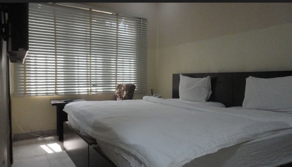 Mitros Residences 2/14