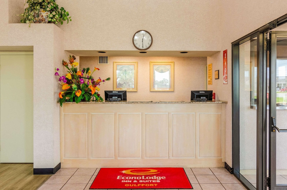 Econo Lodge Inn & Suites Gulfport Airport 7/22