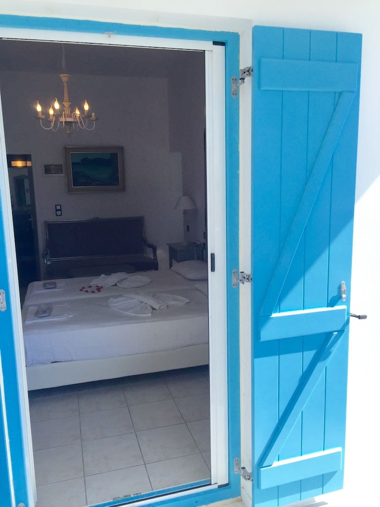 Afrodite Hotel 48/80