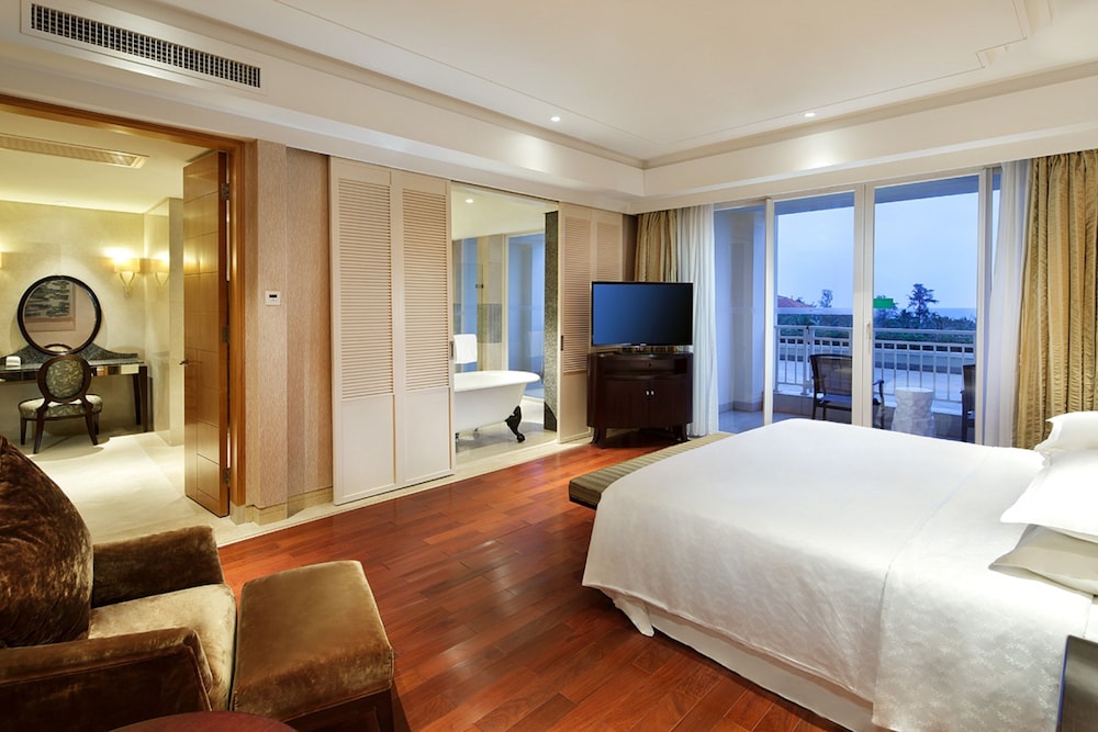 1 Bedroom, Premier, Suite, King Bed, Ocean View, Balcony