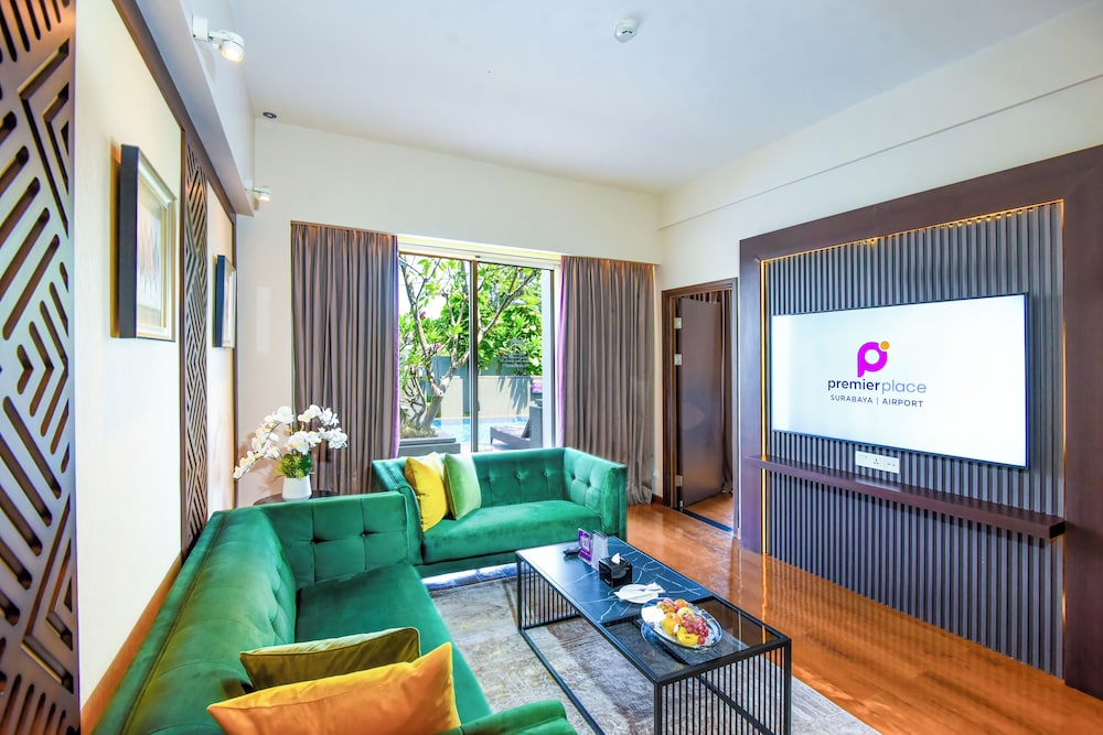 PREMIER PLACE HOTEL 45/61