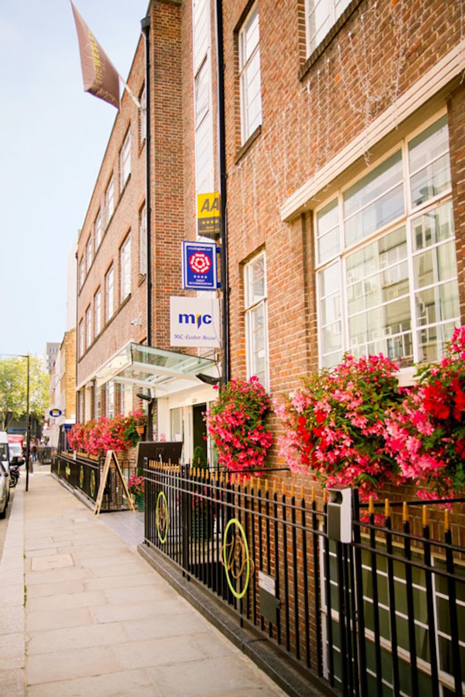 The Wesley Hotel London 72/75