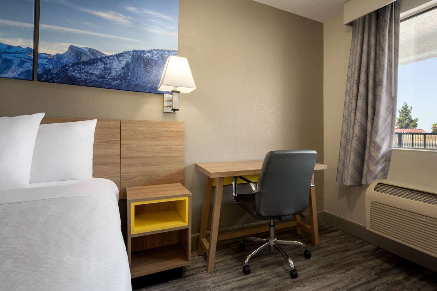 Days Inn By Wyndham Fresno South 32/38
