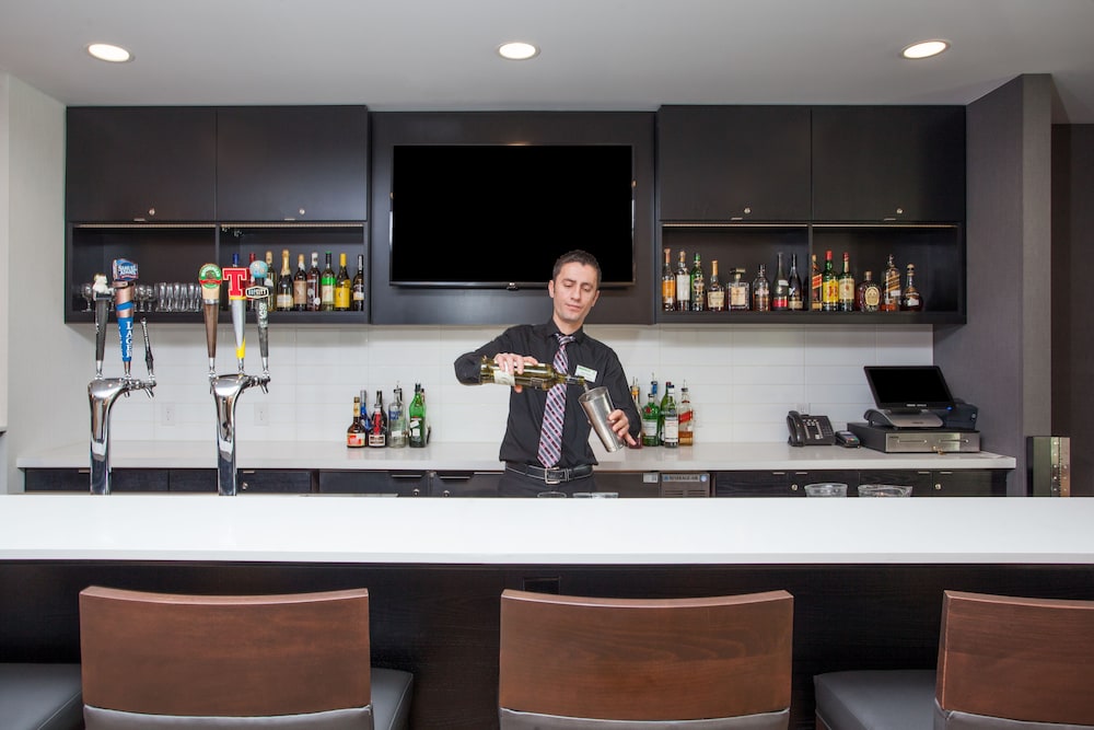 Holiday Inn Ottawa East 56/76