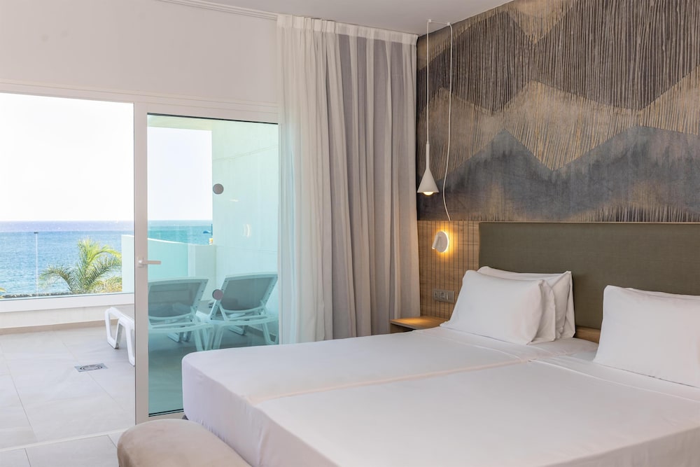Suite, King Bed, Ocean Front, Sea View