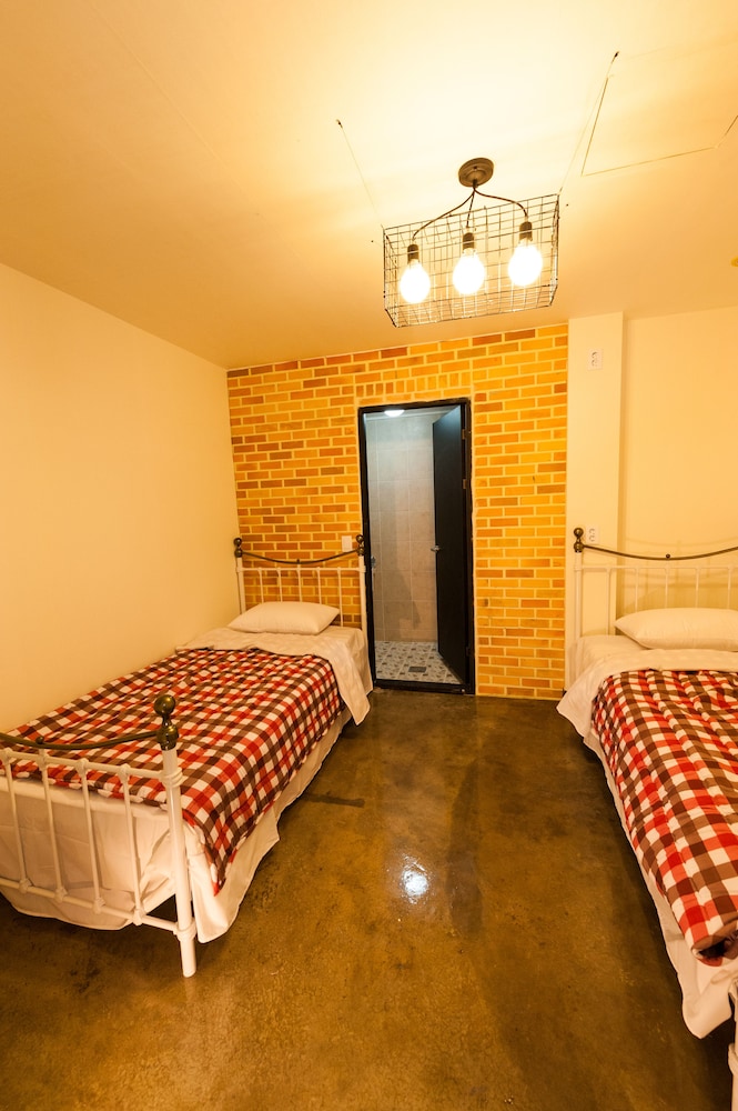 Inno Hostel &amp; Pub Lounge Hongdae 51/65