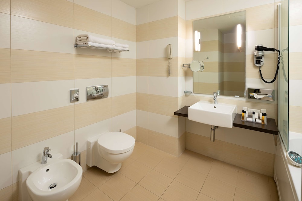 Golden Tulip Ana Tower Sibiu 50/50