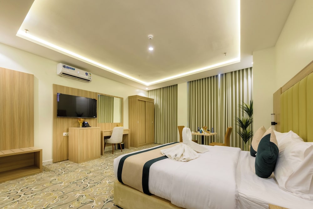 Midtown Majestic Garden Resort 24/59