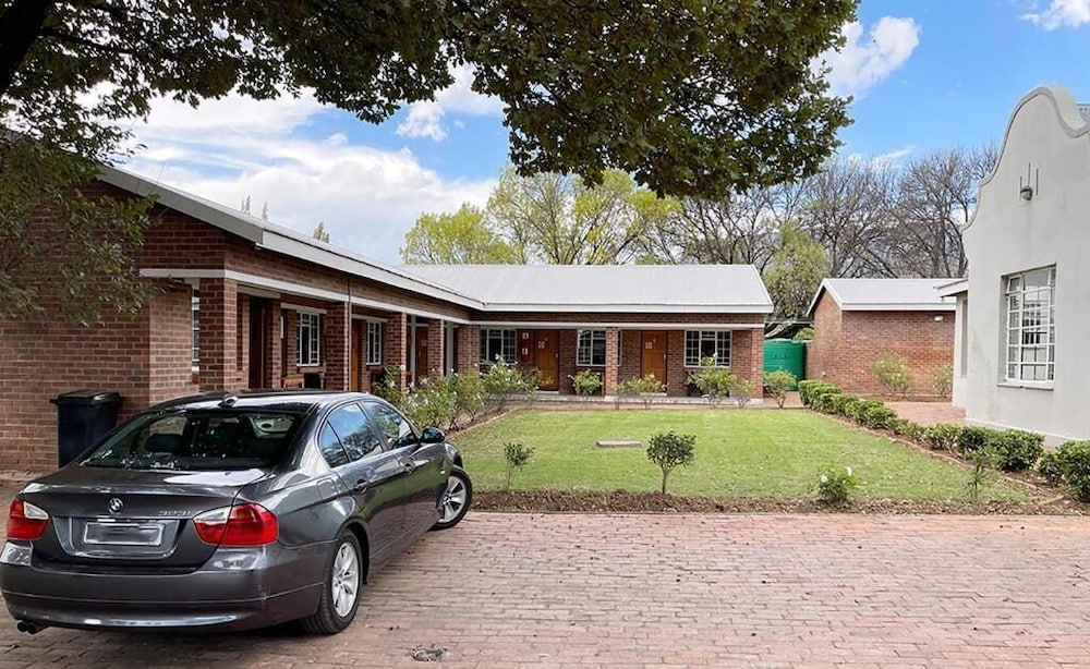 Village Lodge Harrismith 37/50