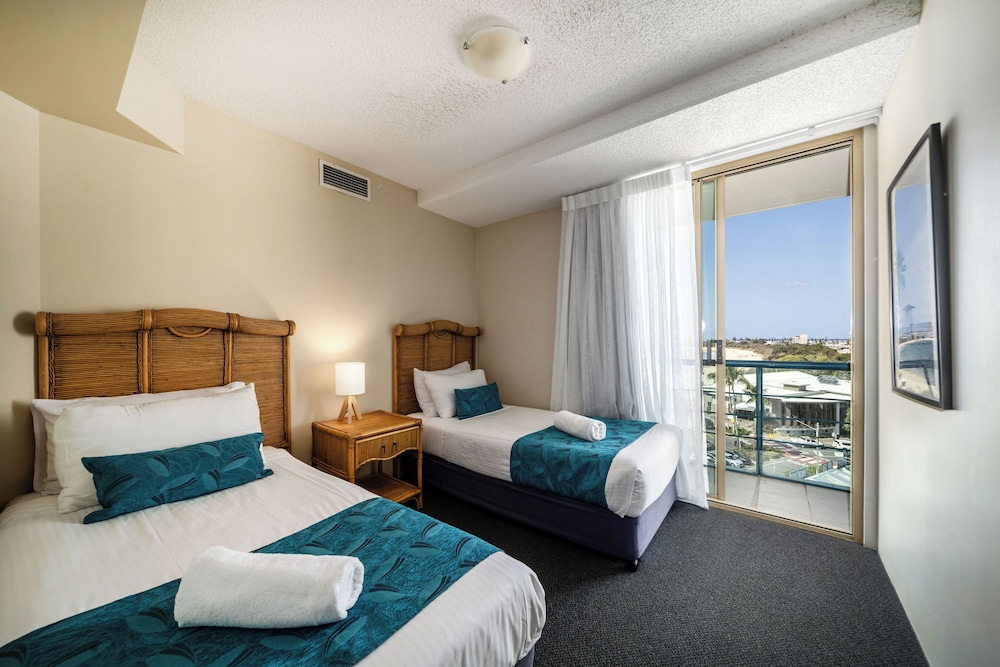 2 BEDROOMS, OCEAN