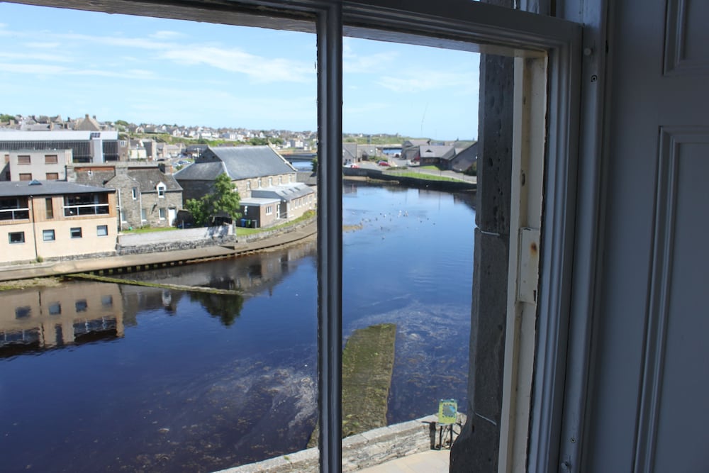 Mackays Hotel Wick 45/50