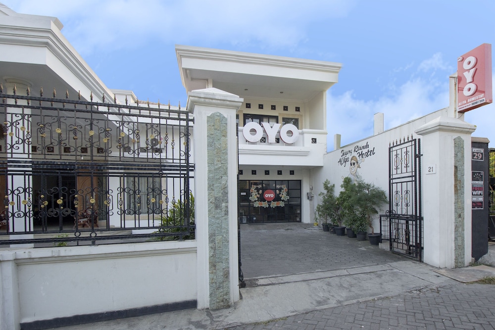 Collection O 1061 Aliya Homestay 2/41