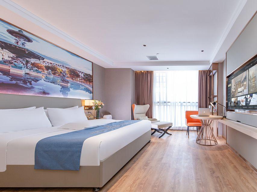 Leisure, King Bed