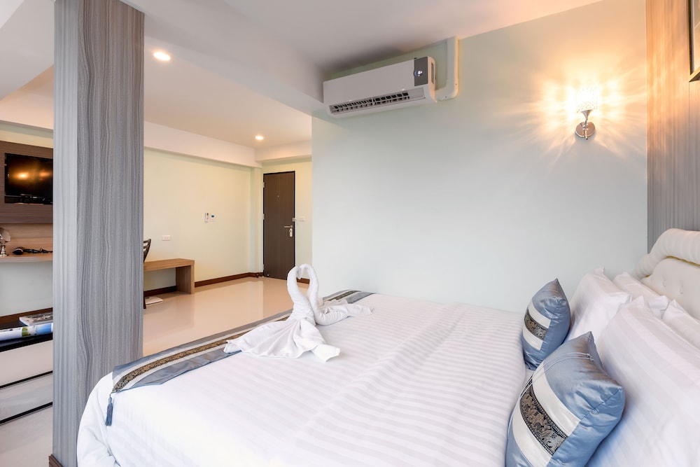 RoomQuest Suvarnabhumi Airport Rom Klao 18/55