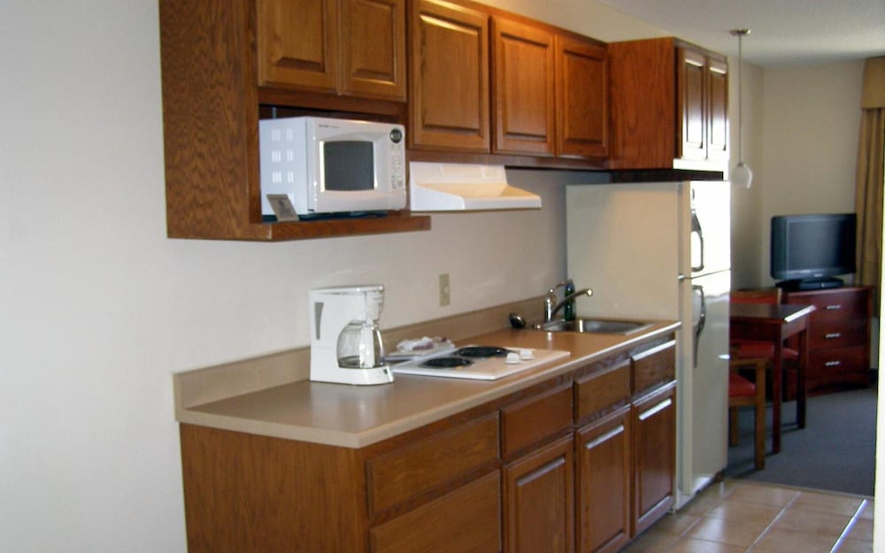 Town House Extended Stay Hotel Downtown 49/64