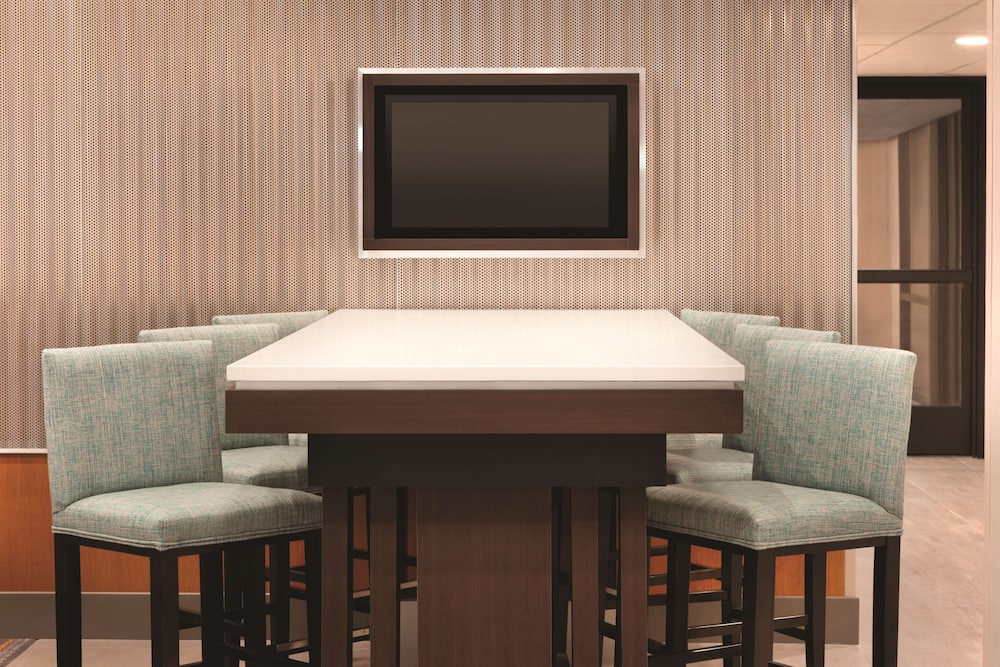 Radisson Hotel Charlotte Airport 40/41