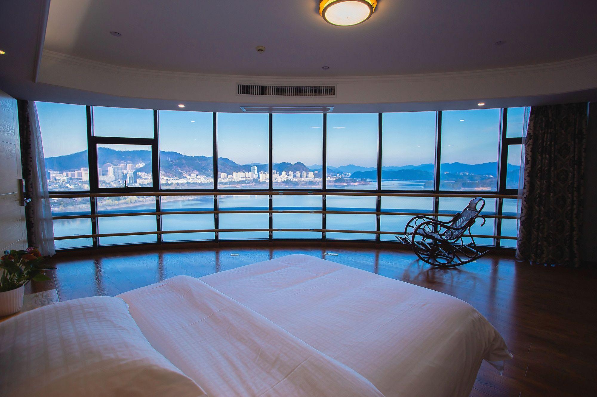 Yitu Lake View Hotel 11/29