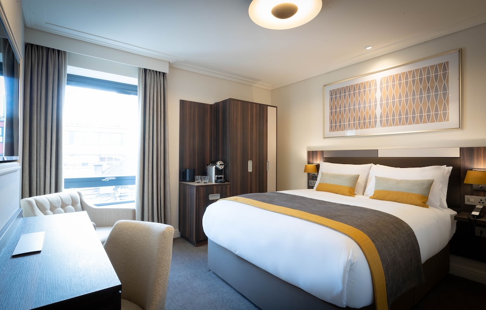 Hotel 7 14/40