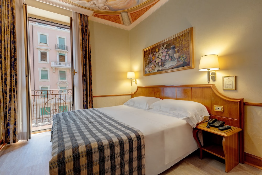 ROOM, TRIPLE, 3 BEDS, BALCONY