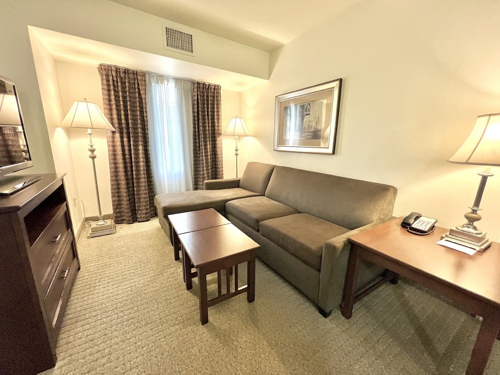 STAYBRIDGE SUITES DETROIT-NOVI 42/60